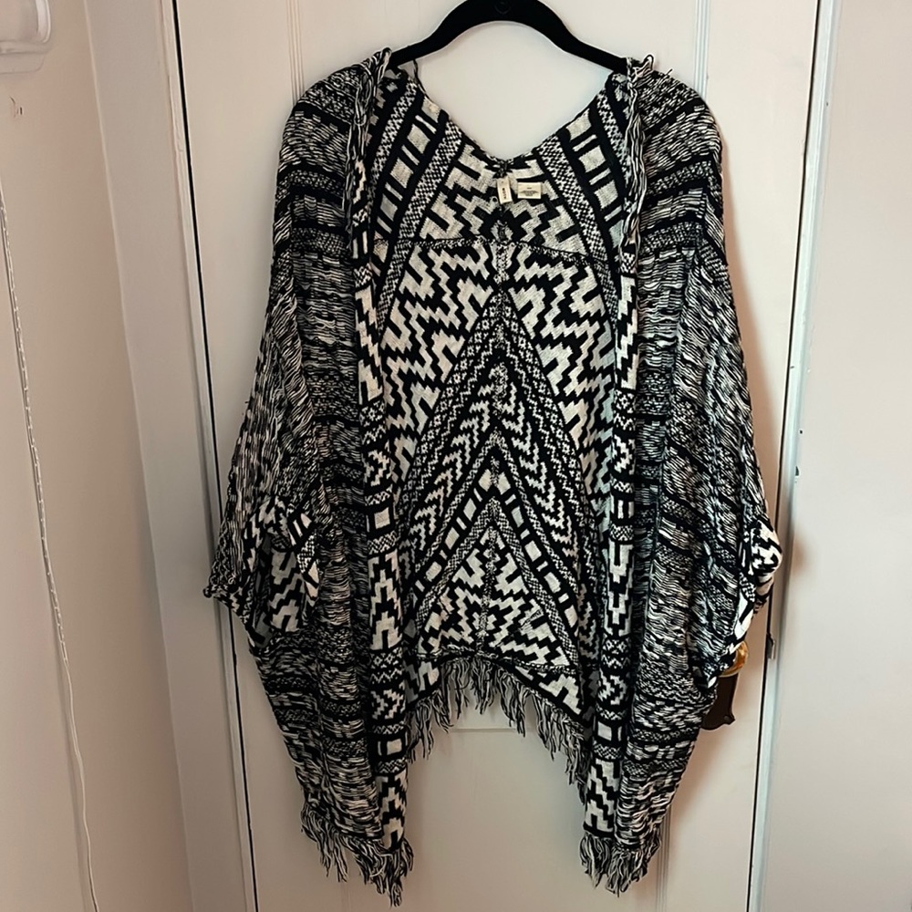 Anthropologie Cardigan Black & White Shawl Ikat Fringe Womens M